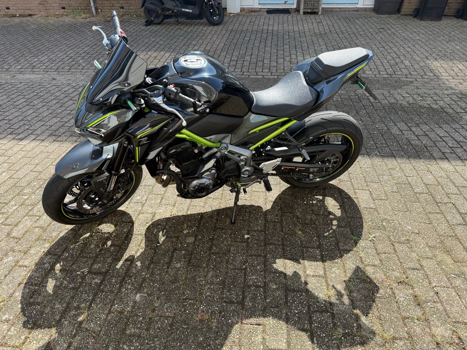 Kawasaki Z900 Performance - Akrapovic - Weinig kilometers, Sportuitlaat, 4 cilinders, Motorrijbewijs A, Gebruikt