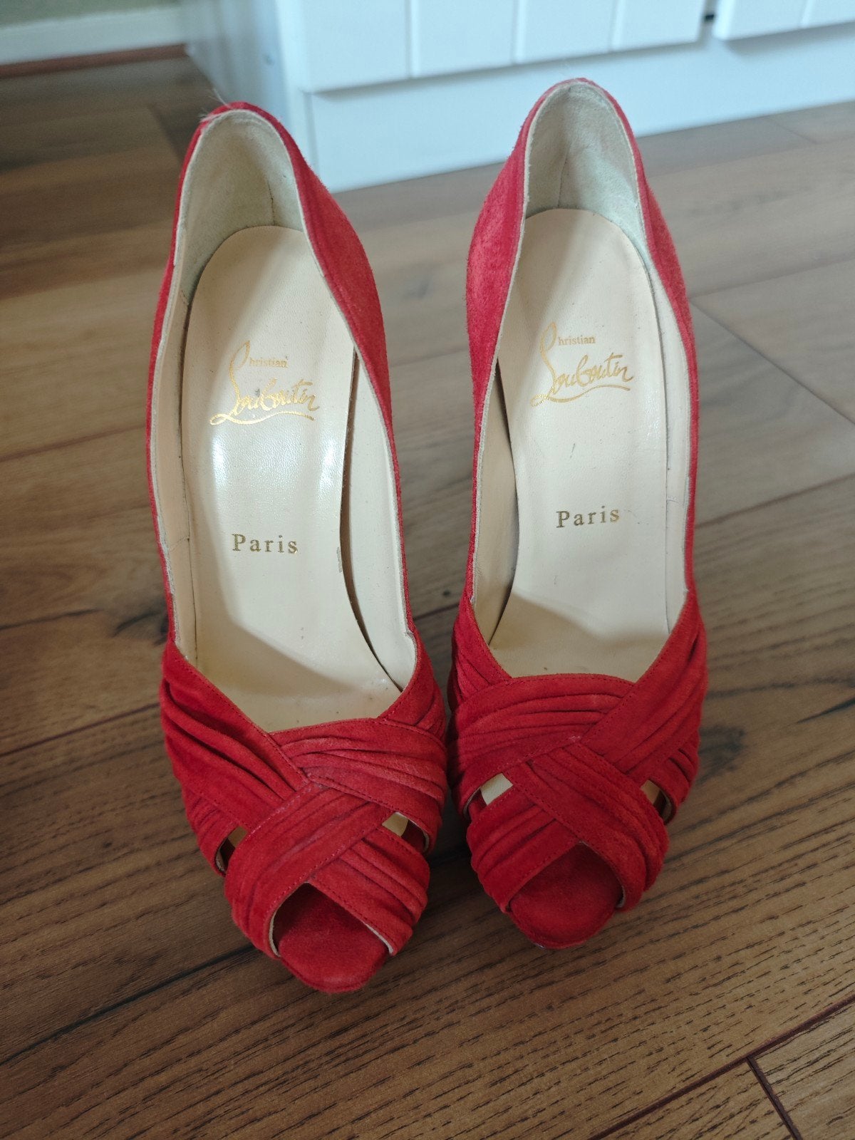 Christian Louboutin Aborina 150 Red Suede, Ophalen, Zo goed als nieuw, Rood