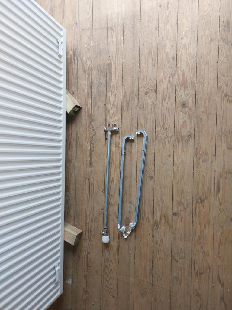 2 radiatoren, 1 van 60x140 t33 en 1 van 50x100 t22, Ophalen, Zo goed als nieuw, Radiator, 30 tot 80 cm