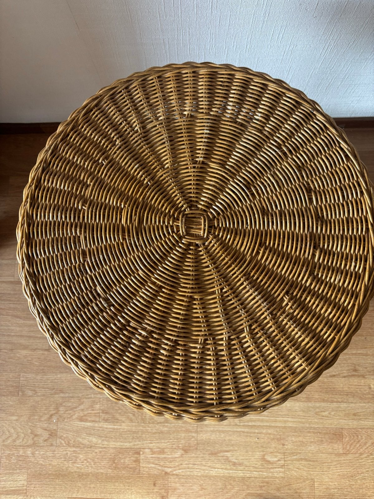 Rotan bijzettafel met twee niveaus, Overige materialen, Minder dan 55 cm, Gebruikt, Rond
