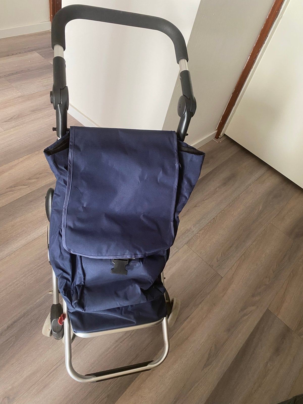 Compacte en opvouwbare boodschappentrolley merk playmarket, Ophalen, Gebruikt