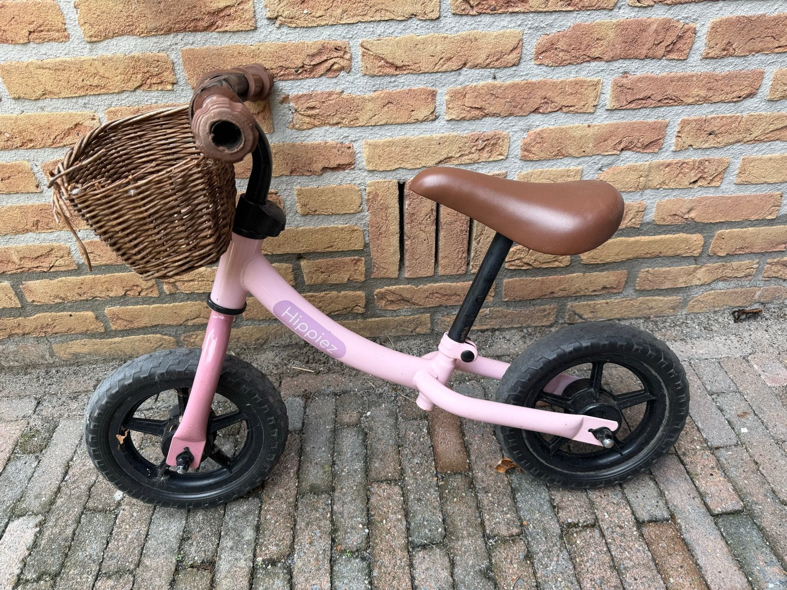 Hippiez Roze Loopfiets met Mandje, Ophalen, Gebruikt, Minder dan 16 inch