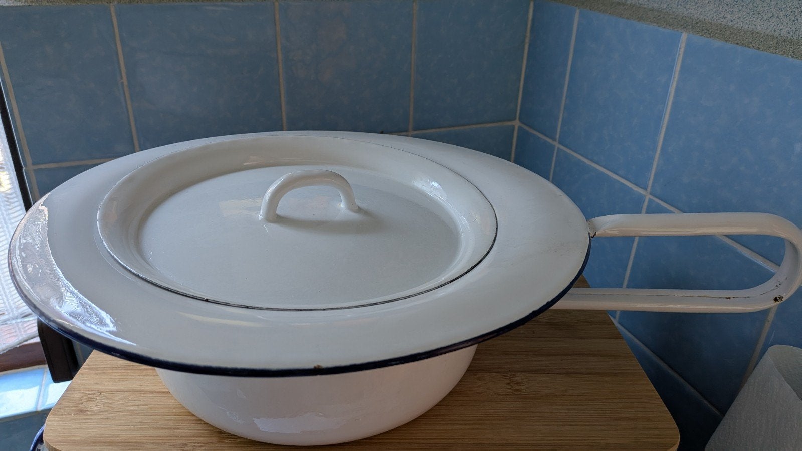 Bedpan, ondersteek van Emaille, Ophalen
