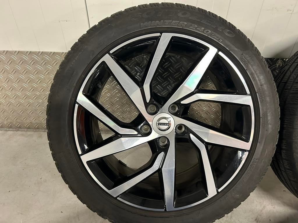 Volvo S60 V60 18 inch origineel 5x108 Pirelli winter 2020, Ophalen, 18 inch, Gebruikt, Banden en Velgen