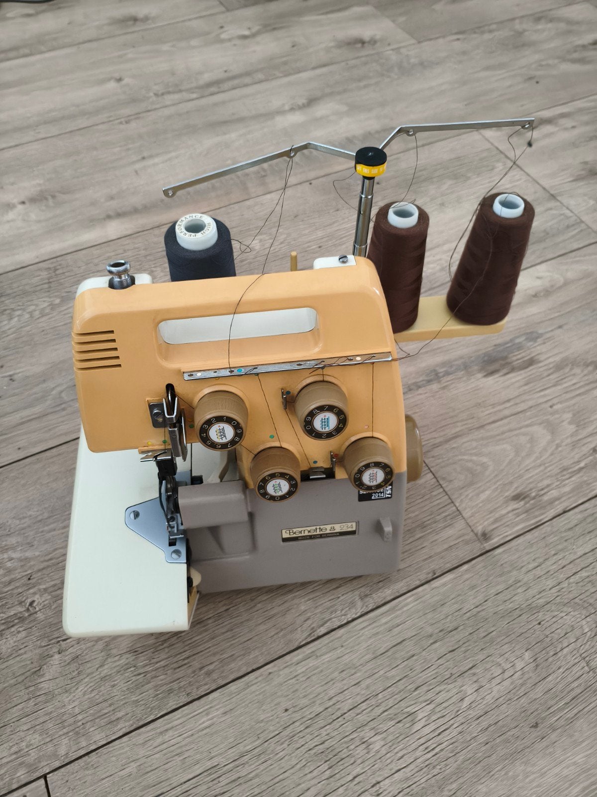 Bernette MO-234 Overlockmachine, Ophalen, Gebruikt, Lockmachine, Bernina