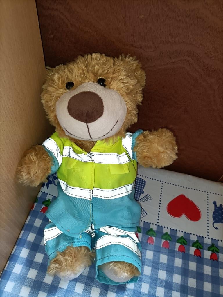 Ambulance beer knuffel 31 cm groot, Ophalen of Verzenden, Zo goed als nieuw, Beer