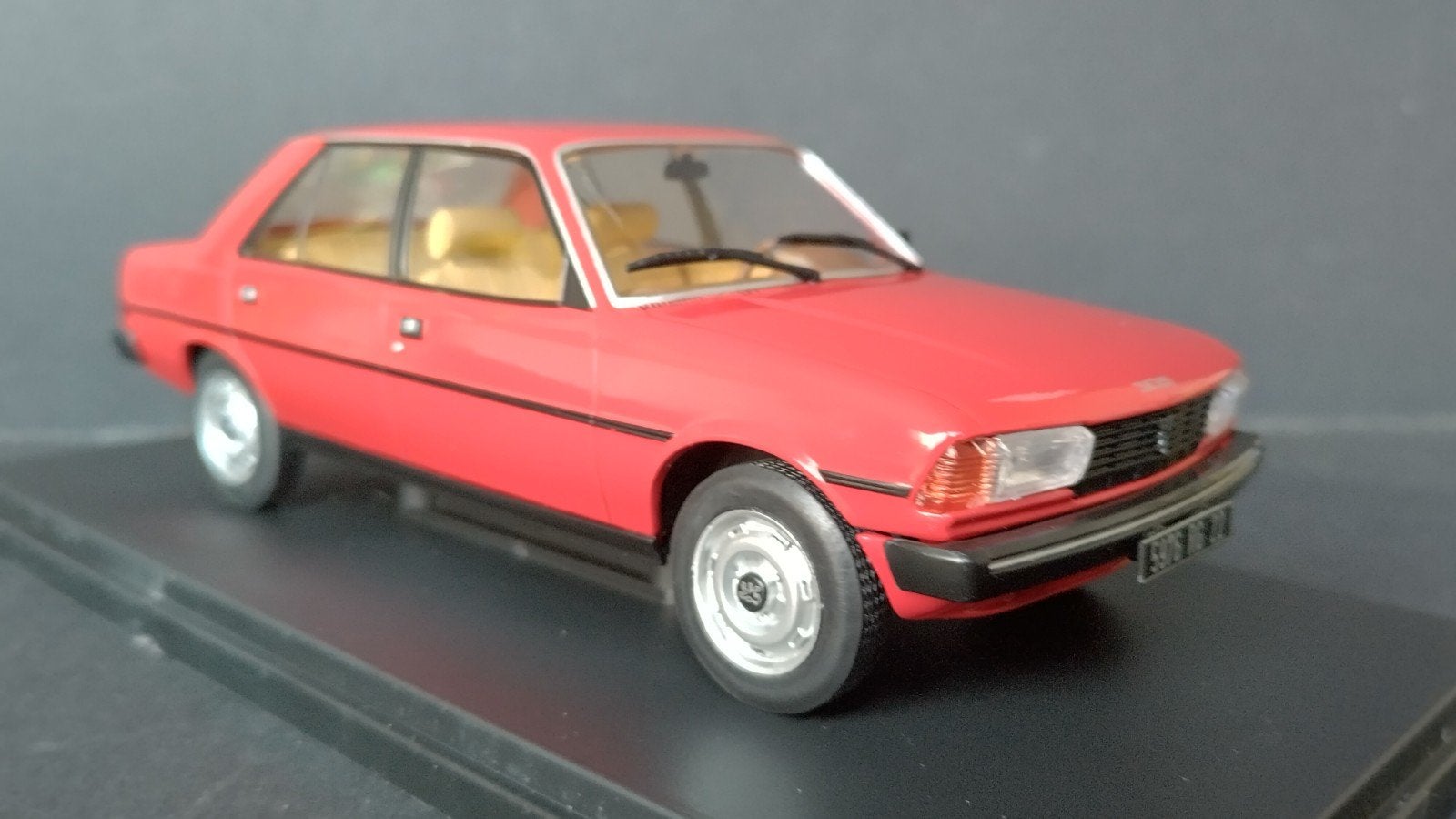 Peugeot 305 SR 1980 1:24 Atlas Collections Pol, Hobby en Vrije tijd, Modelauto's | 1:24, Overige merken, Auto, Verzenden, Nieuw