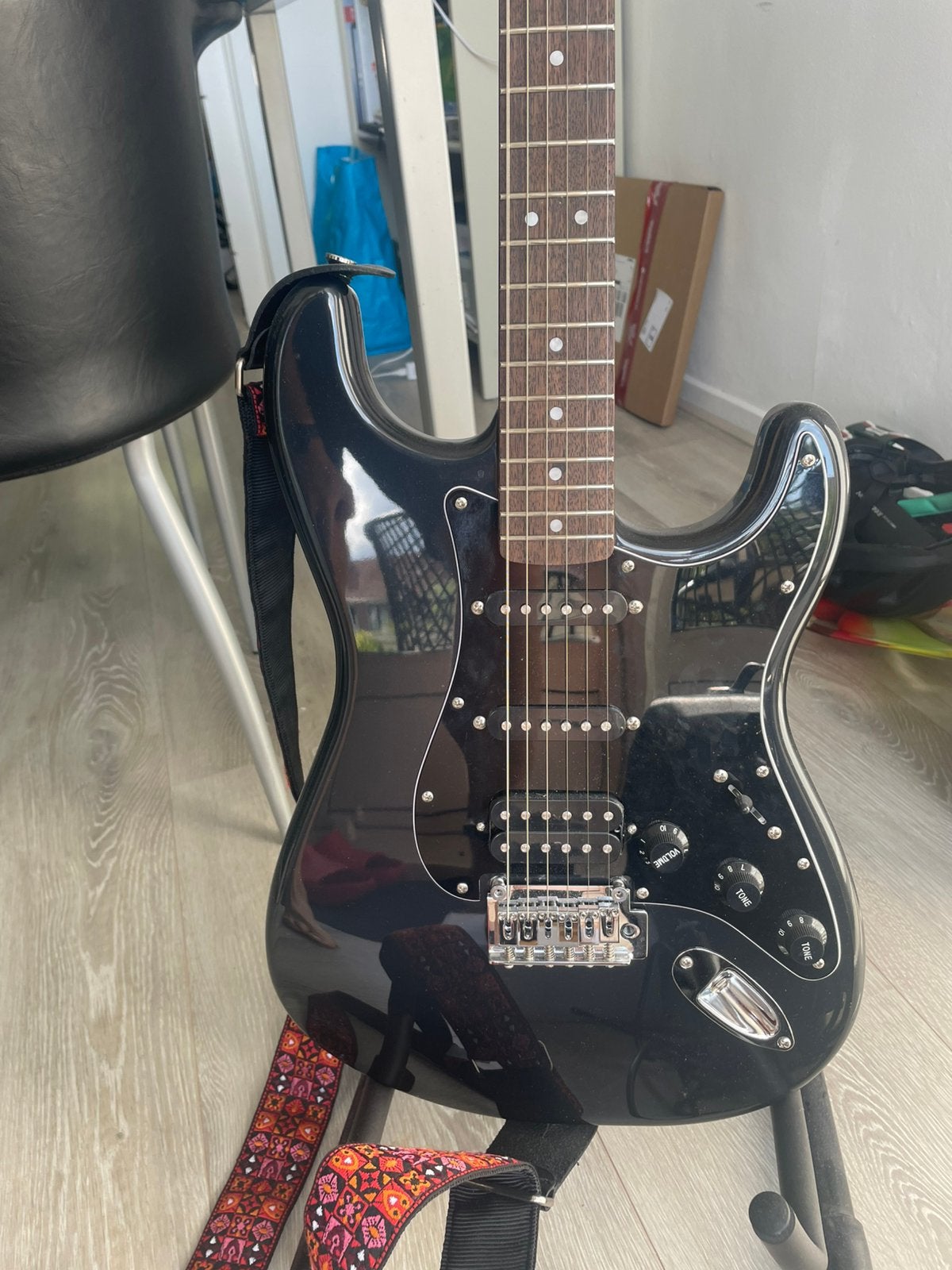 Squier Stratocaster en versterker met bon, Fender, Met versterker, Ophalen of Verzenden, Zo goed als nieuw