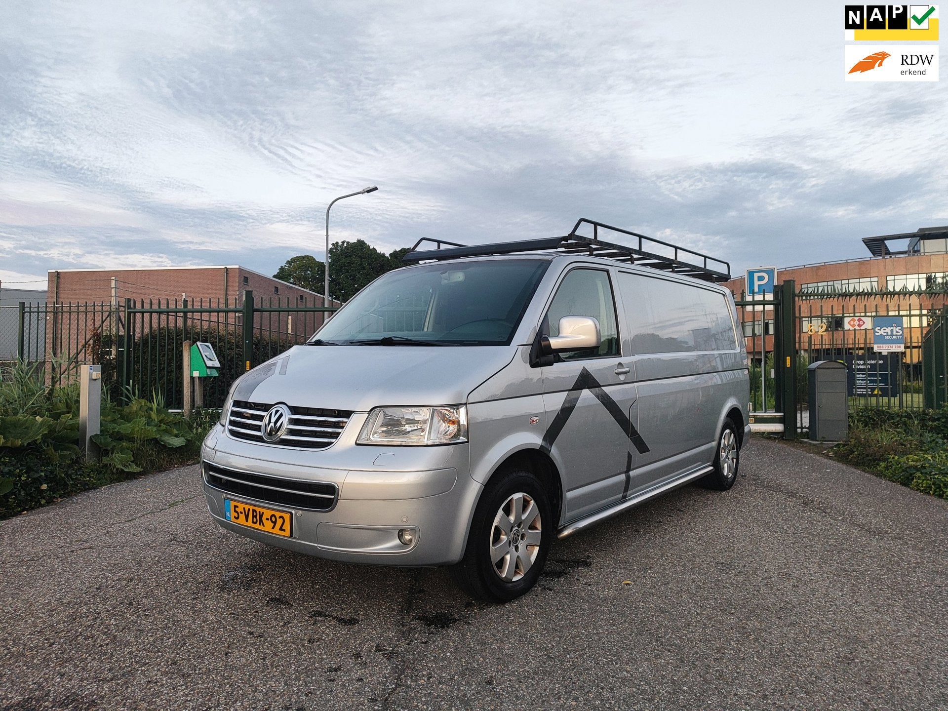Volkswagen Transporter 2.5 TDI 340 Budgetline DC Airco! Impe, Voorwielaandrijving, Gebruikt, Zwart, Volkswagen