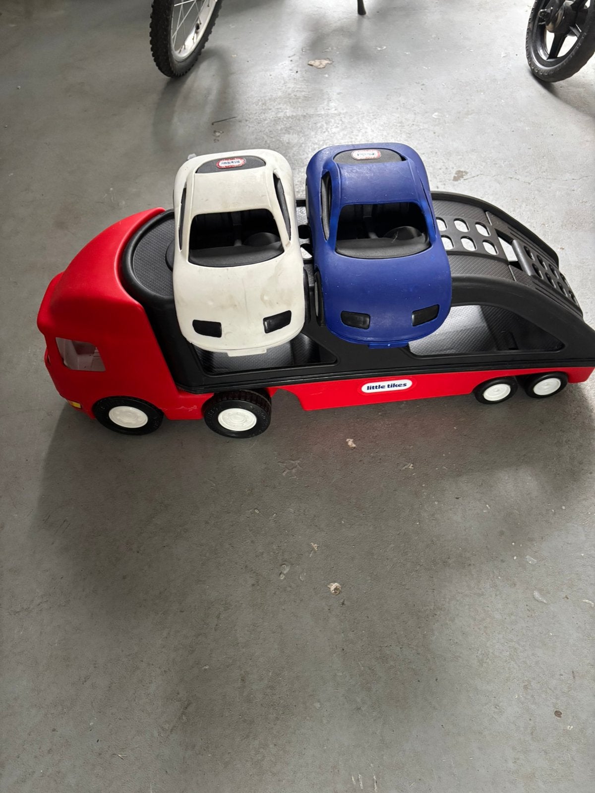 Little Tikes autotransporter inc 2 autos, Ophalen, Gebruikt