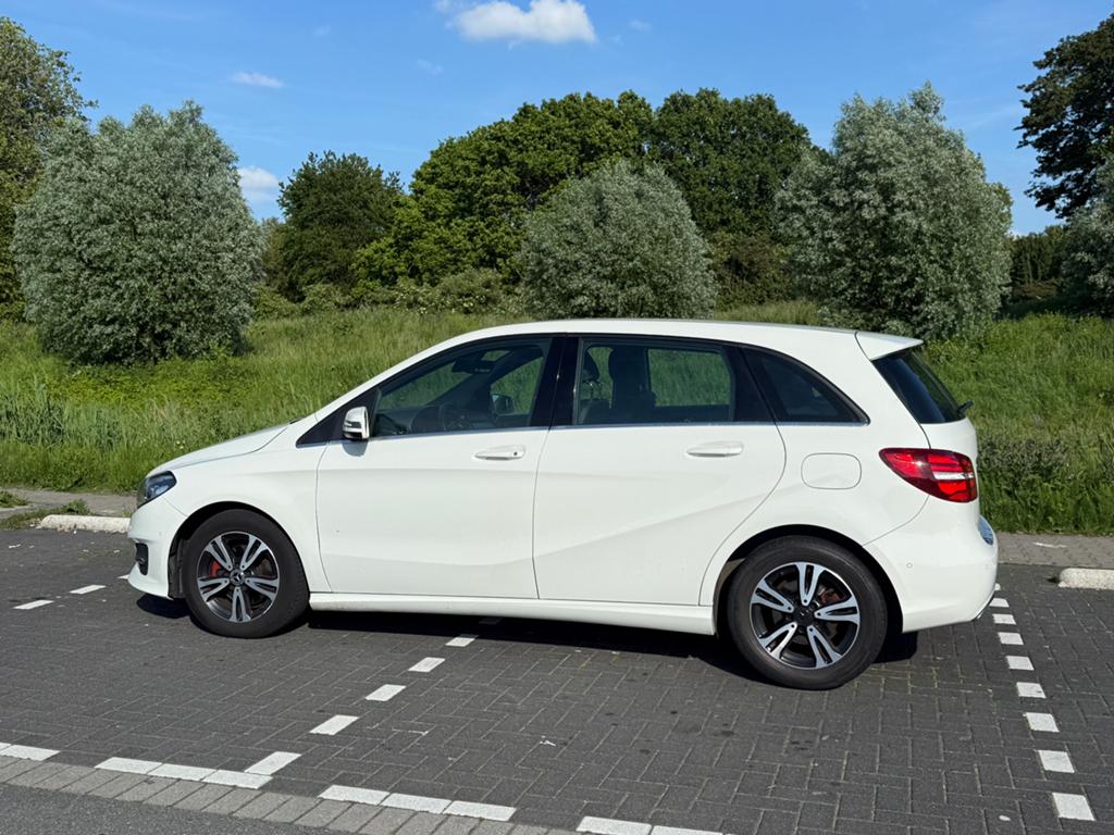 Mercedes-Benz B-Klasse 1.6 B200 AUTOMAAT 2e eigenaar, Auto's, Zwart, Wit, 1595 cc, Particulier