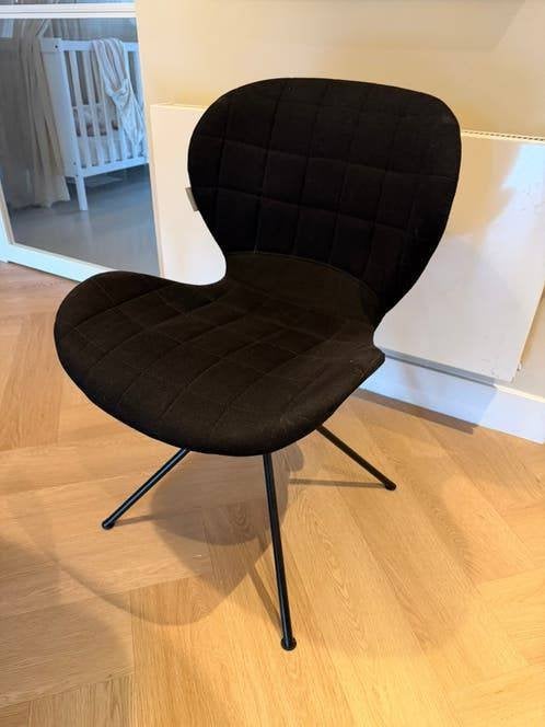 Eetkamerstoel Zuiver OMG zwart, Huis en Inrichting, Stoelen, Ophalen of Verzenden, Zo goed als nieuw, Zwart, Eén
