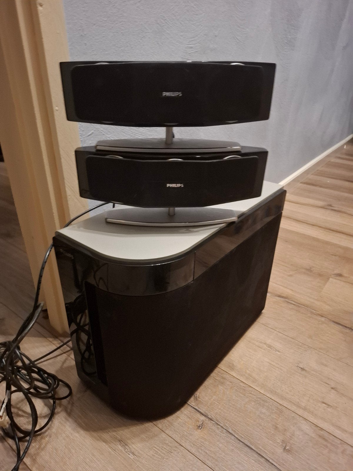 Philips  set van 2 speakers en subwoofer, Ophalen of Verzenden, Gebruikt
