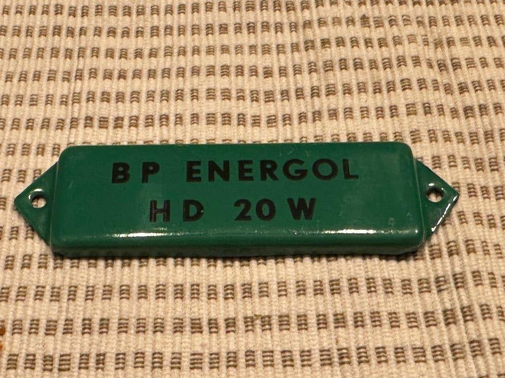 Mooi emaille BP Energol HD 20 W bordje. 10,7 x 3 cm., Verzamelen, Merken en Reclamevoorwerpen, Gebruikt, Reclamebord, Ophalen of Verzenden