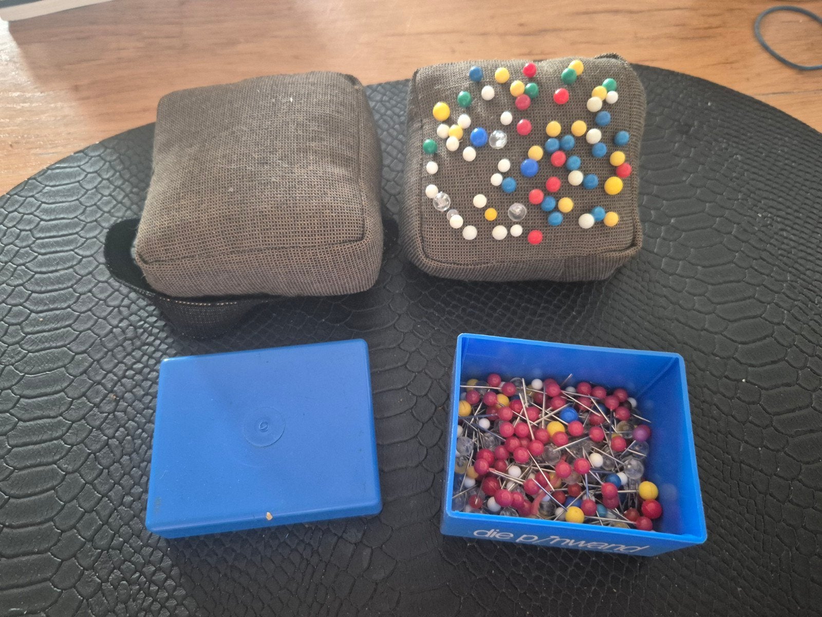 2 speldenkussens met spelden, Ophalen of Verzenden, Zo goed als nieuw, Overige typen