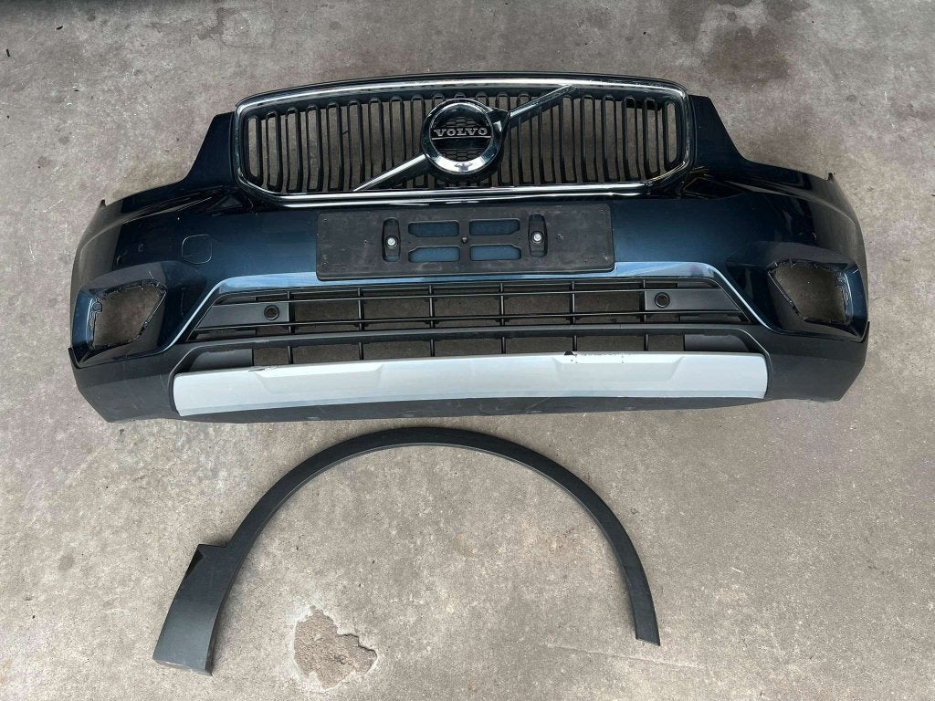 voorbumper xc40 pdc 31448349 gril wielrand 31448349 rechtsv, Gebruikt, Voor, Volvo, Volvo