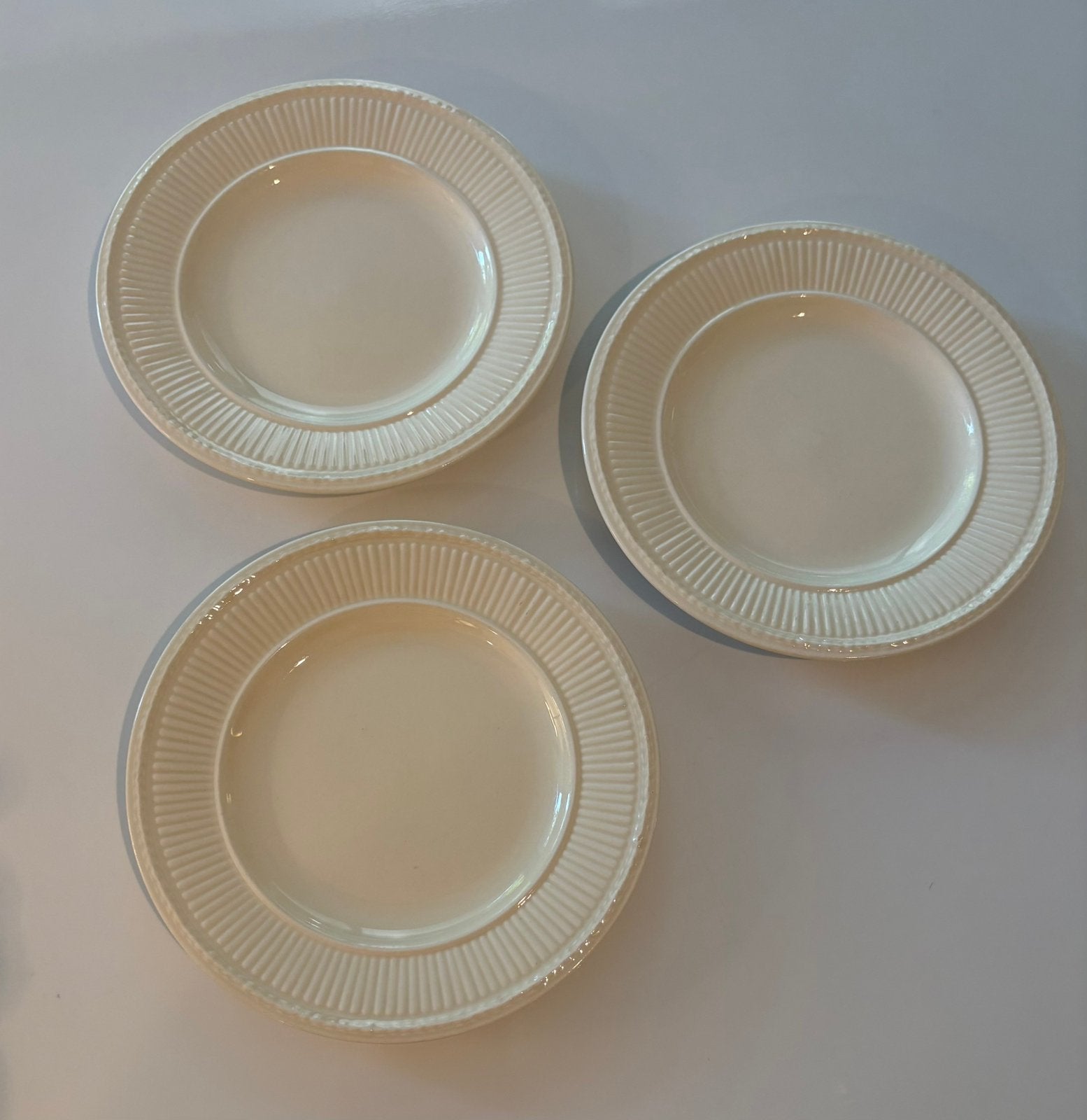 3 Wedgwood Queen's Ware Edme gebaksbordjes, Huis en Inrichting, Keuken | Servies, Gebruikt, Ophalen of Verzenden, Bord(en), Wedgwood