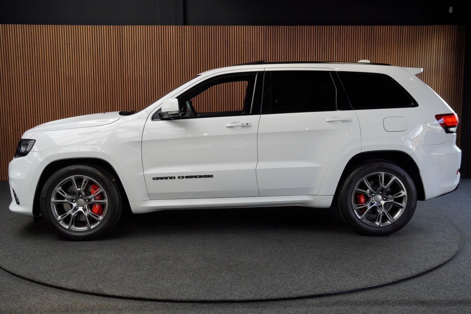 Jeep Grand Cherokee 6.4 Hemi SRT 3000km! Carbon-Design SRT-D, Auto's, Automaat, Gebruikt, Wit, Leder