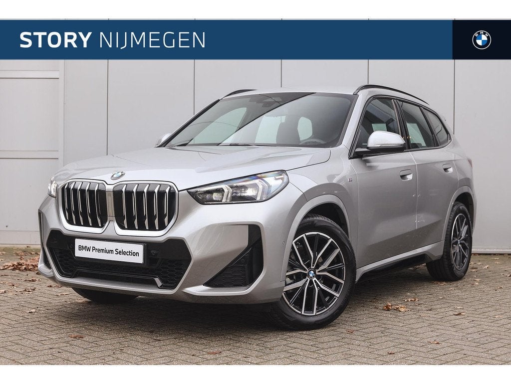 BMW X1 sDrive18i M Sport Automaat / Sportstoelen / Adaptieve, Auto's, BMW, 136 pk, Gebruikt, Met garantie (alle), Bedrijf