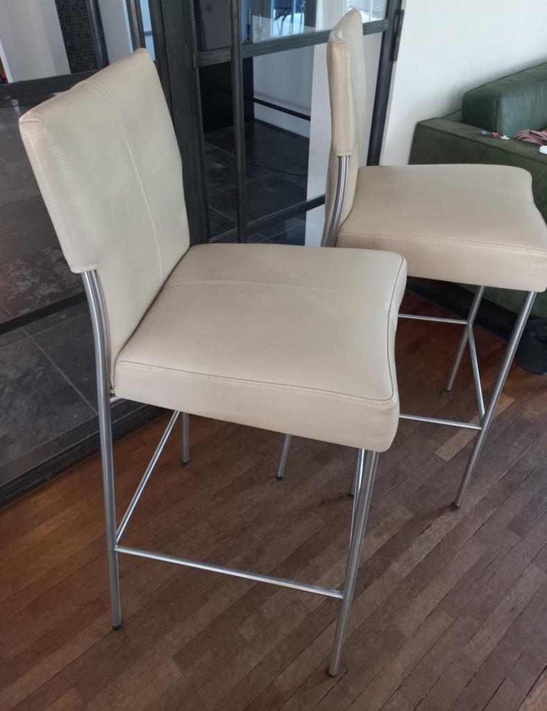 Comfortabele Bert Plantagie barkrukken; ZGAN; Leer: taupe., Ophalen, Met voetsteun, 60 tot 90 cm, Leer
