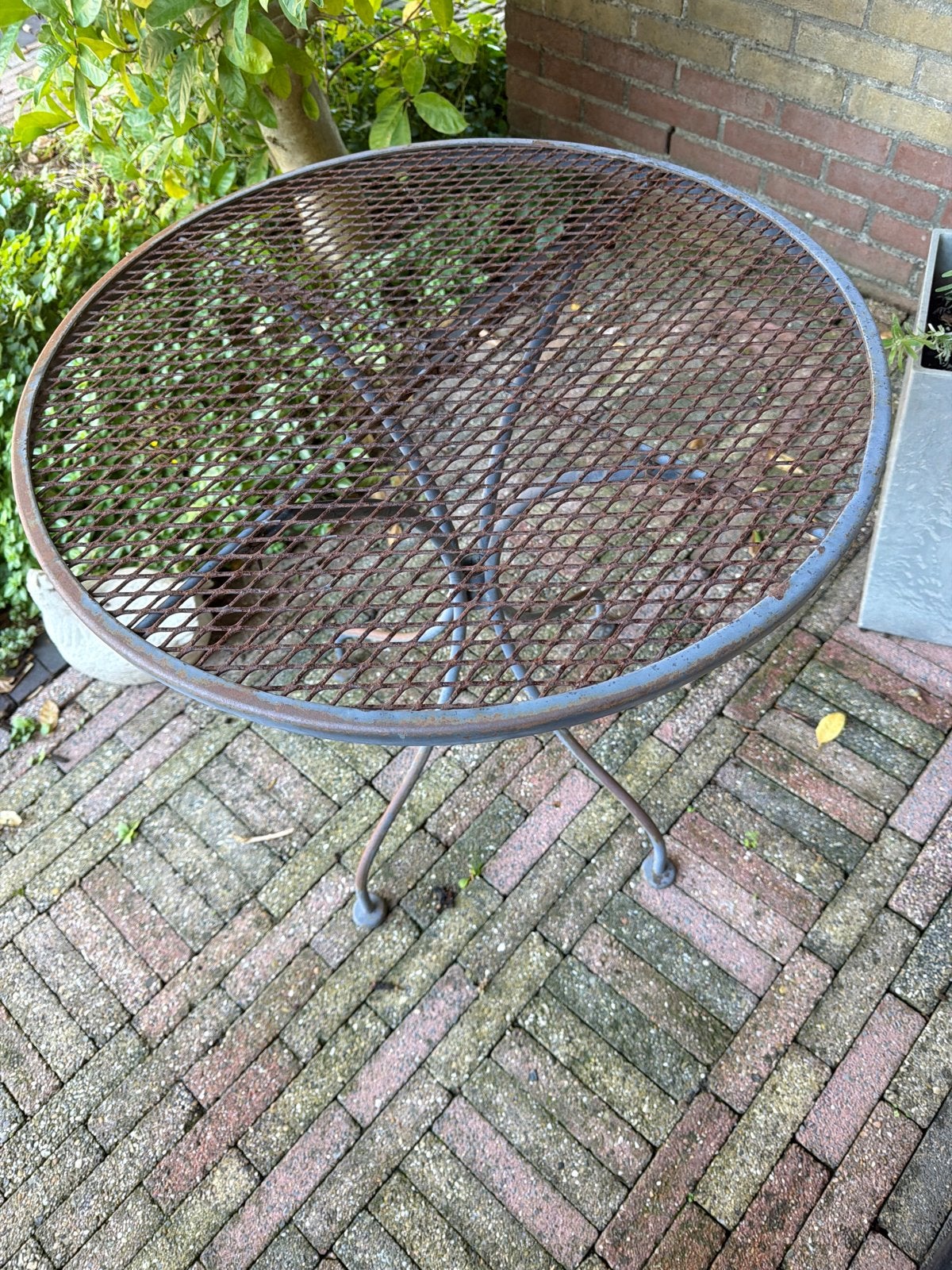 Vintage metalen tuintafel - Rond en robuust, Ophalen, Gebruikt, Rond, Metaal