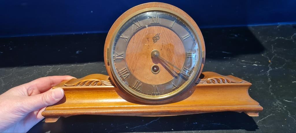 Mooie houten tafelklok - compleet, loopt niet, Ophalen of Verzenden