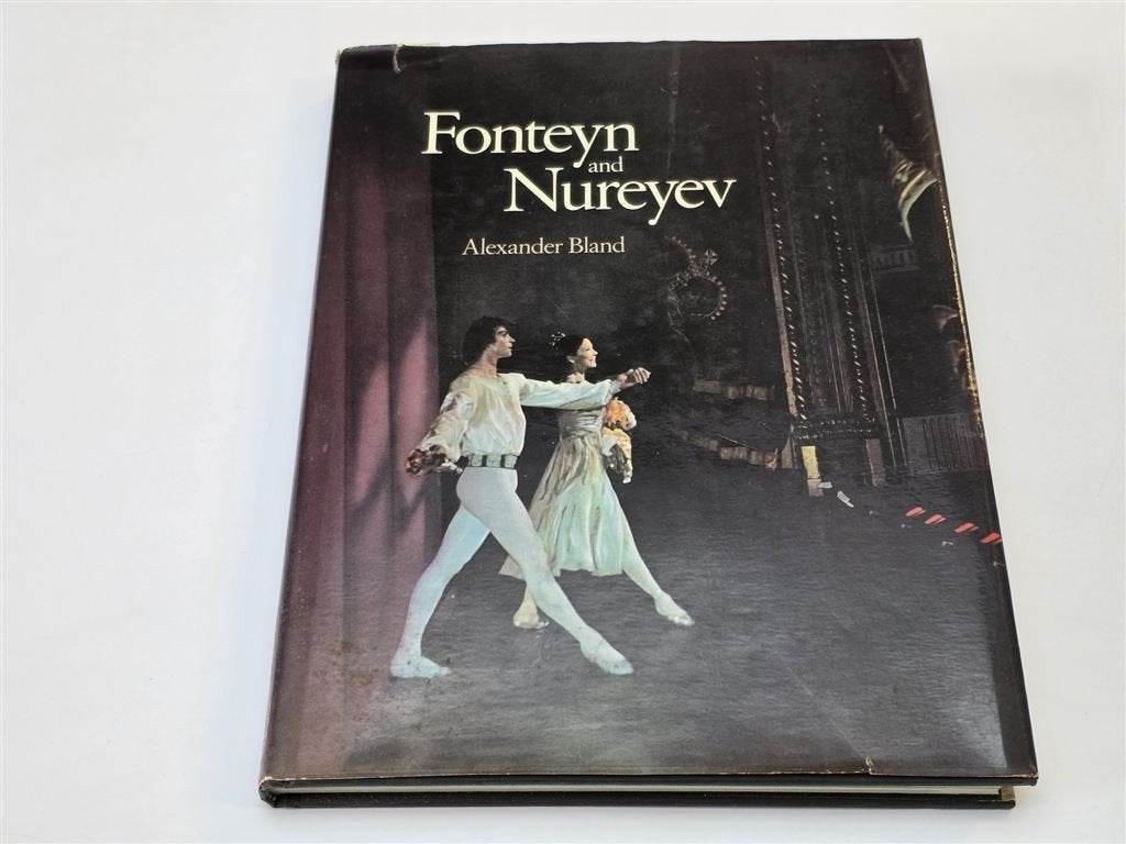 Fonteyn and Nureyev — Ballet Partnership, Fotoboek, Ophalen of Verzenden, Gelezen, Ballet of Musical