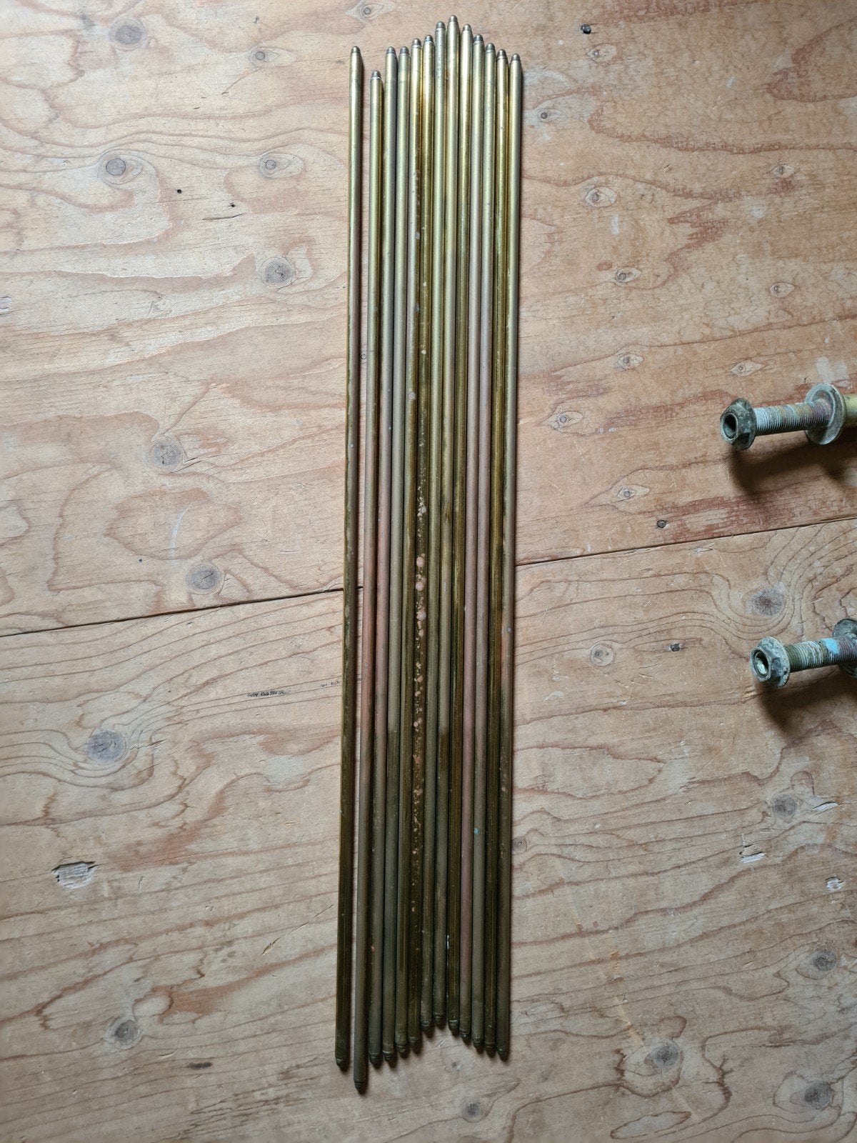 Set van 14 messing/koperen traproedes, Ophalen