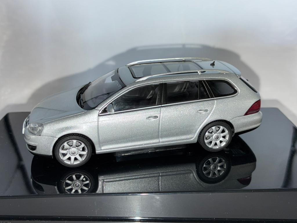 Volkswagen Golf Variant A5 V/5 MK5 (Type 1K) 2003 - AutoArt, Hobby en Vrije tijd, Modelauto's | 1:43, Ophalen of Verzenden, Nieuw
