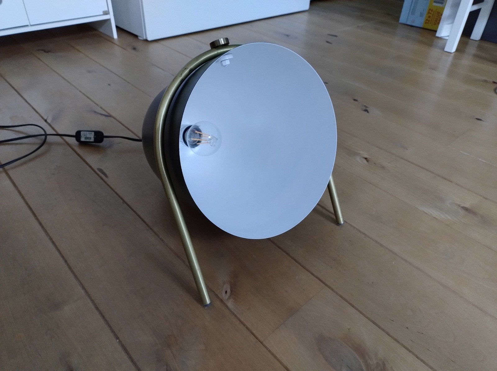 Moderne vloerlamp met gouden accenten, Ophalen, Gebruikt, Met schakelaar, E27 (groot)