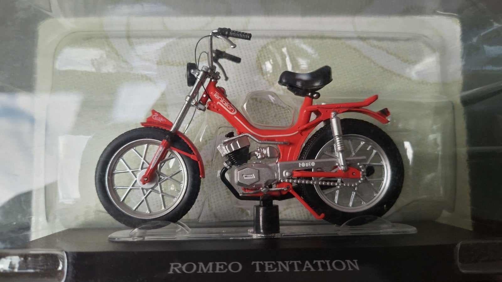 Romeo Tentation brommer 1:18 Leonie Pol, Overige merken, Verzenden, ., Nieuw
