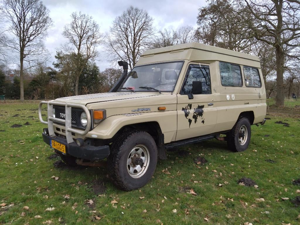 Toyota Land Cruiser BJ75 4x4 Camper – 1986, Caravans en Kamperen, Overige merken, Buscamper of Camperbus, Tot en met 2, Particulier