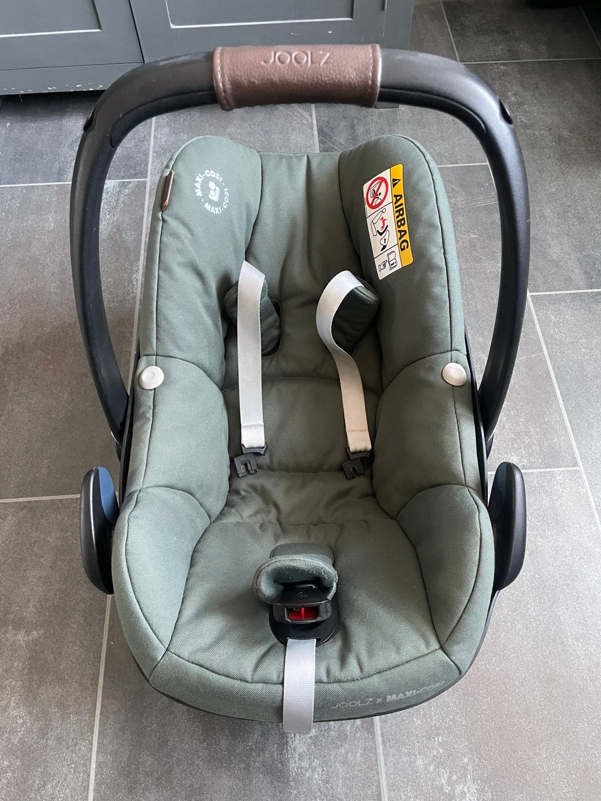 Maxicosi Joolz + Koeka voetenzak + 2x base Familyfix 3, Ophalen, Gebruikt, Isofix, 0 t/m 13 kg