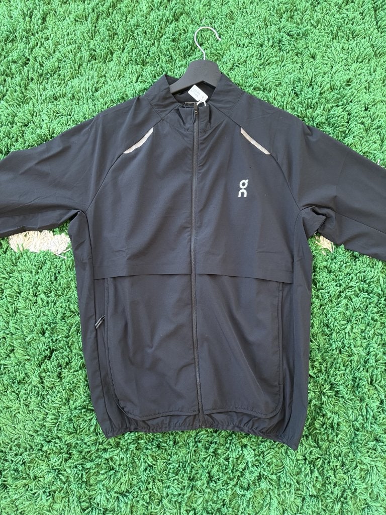 On black running jacket - M, Maat 48/50 (M), Zwart, Nieuw, Ophalen of Verzenden