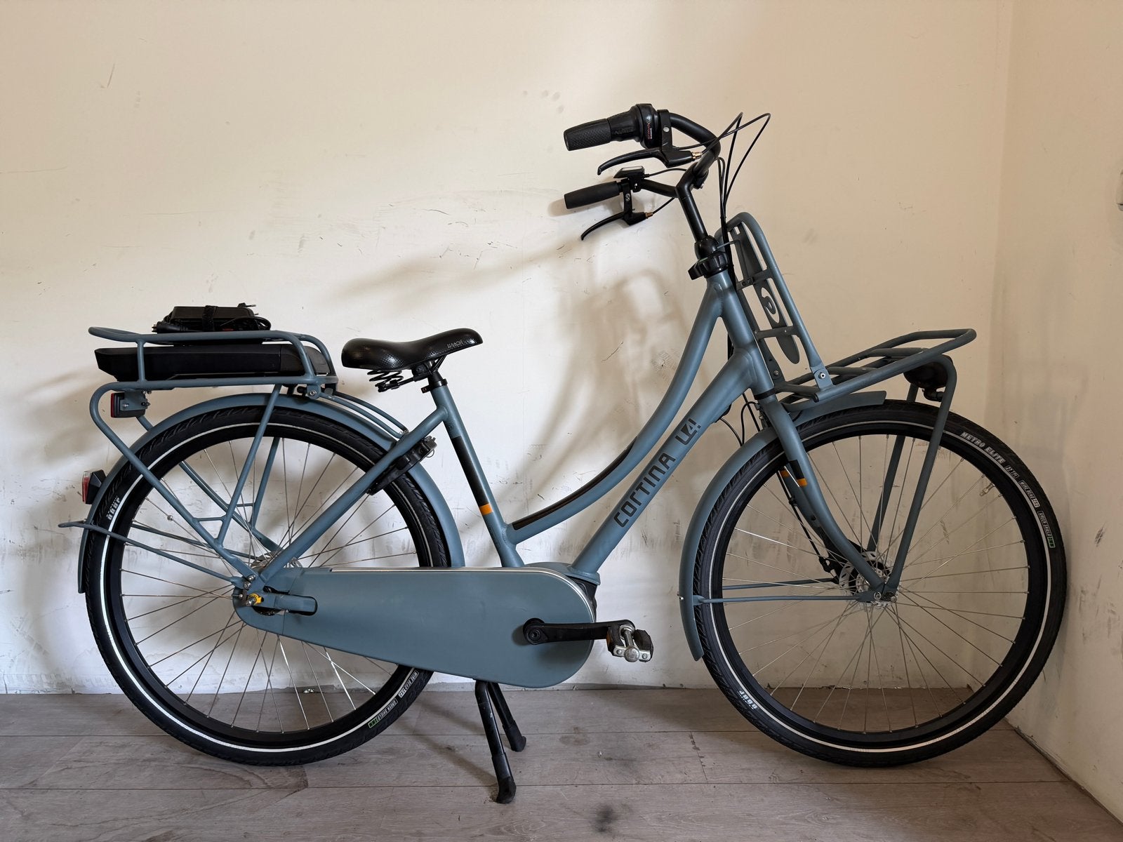 Nette Cortina u4 transport Bosch Active Line motor, Fietsen en Brommers, 26 inch of meer, Ophalen of Verzenden, Zo goed als nieuw
