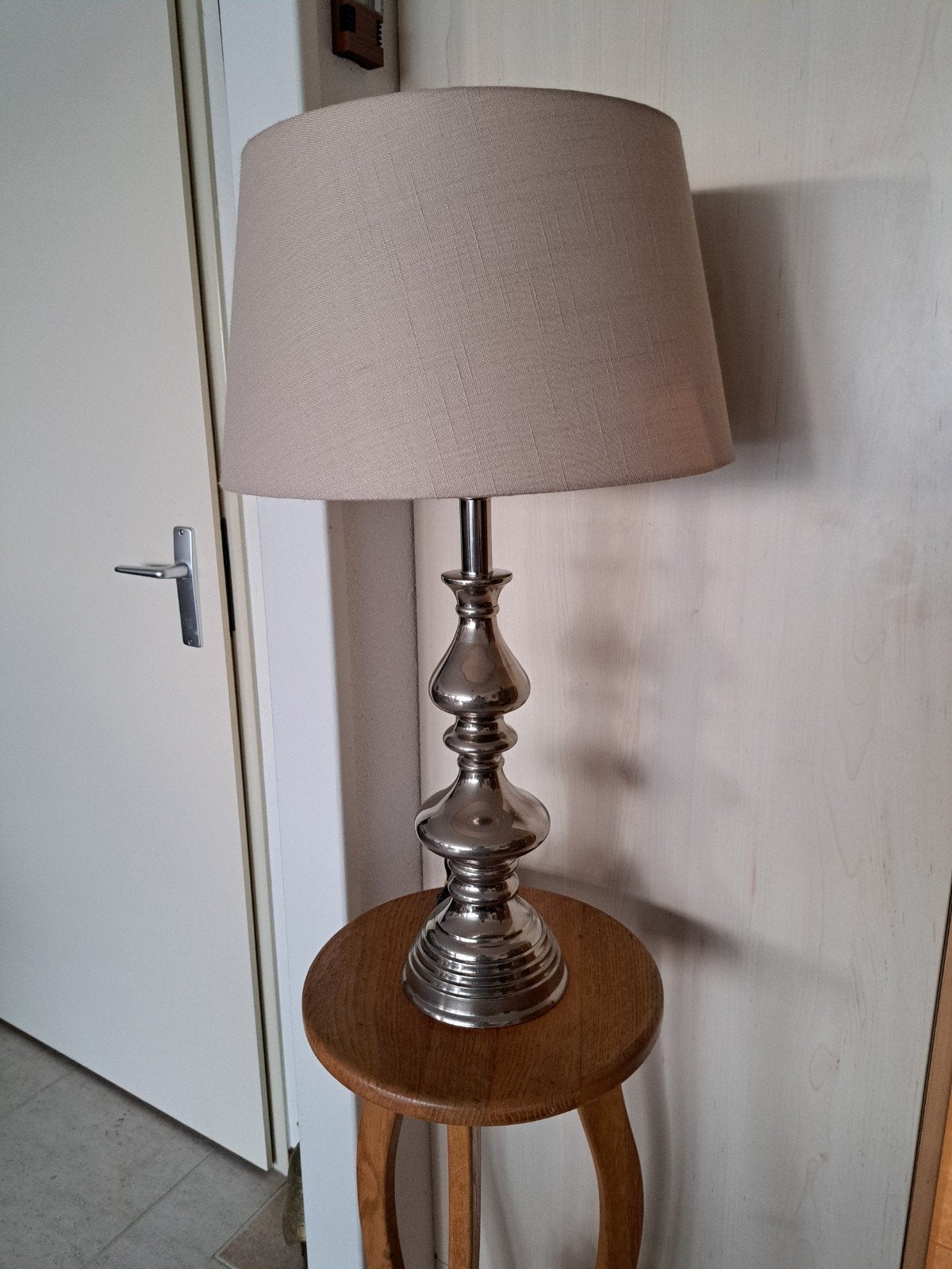 mooie schemerlamp met Chrome voet, Huis en Inrichting, Ophalen of Verzenden, Schemerlamp