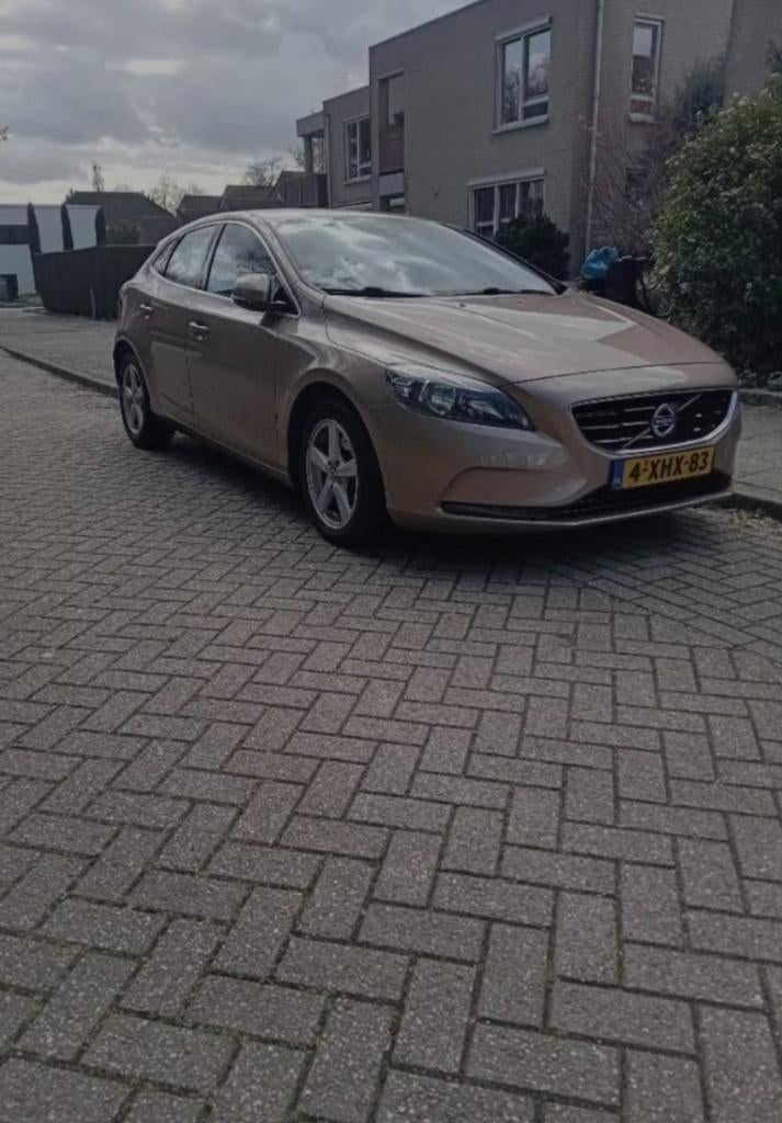 Volvo V40 2.0 D4 190PK 2014 Bruin, Auto's, Volvo, Voorwielaandrijving, Euro 5, Zwart, Particulier