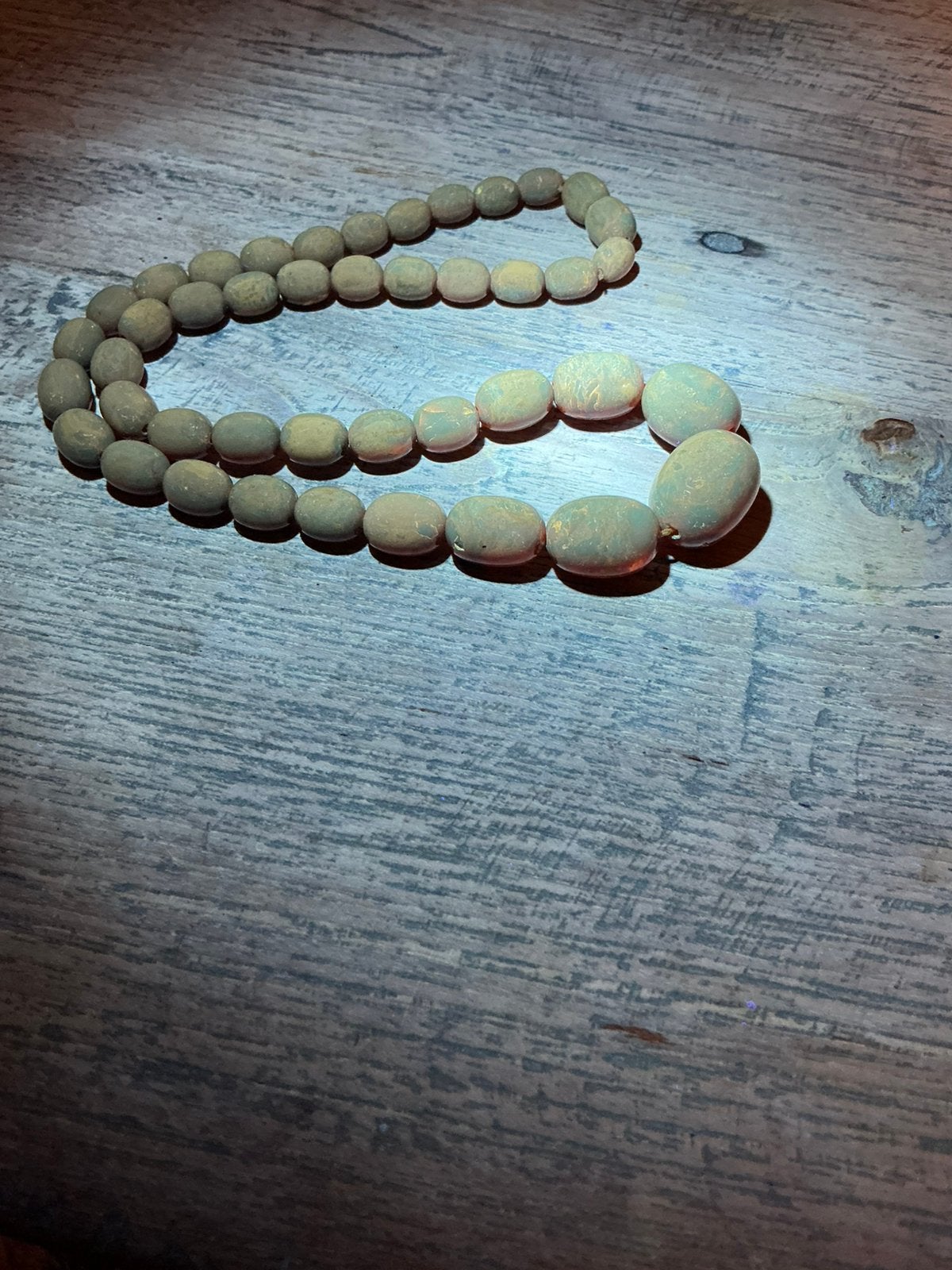 Oud barnsteen , bruine ketting . Zie uv licht., Ophalen of Verzenden, Overige materialen, Ring