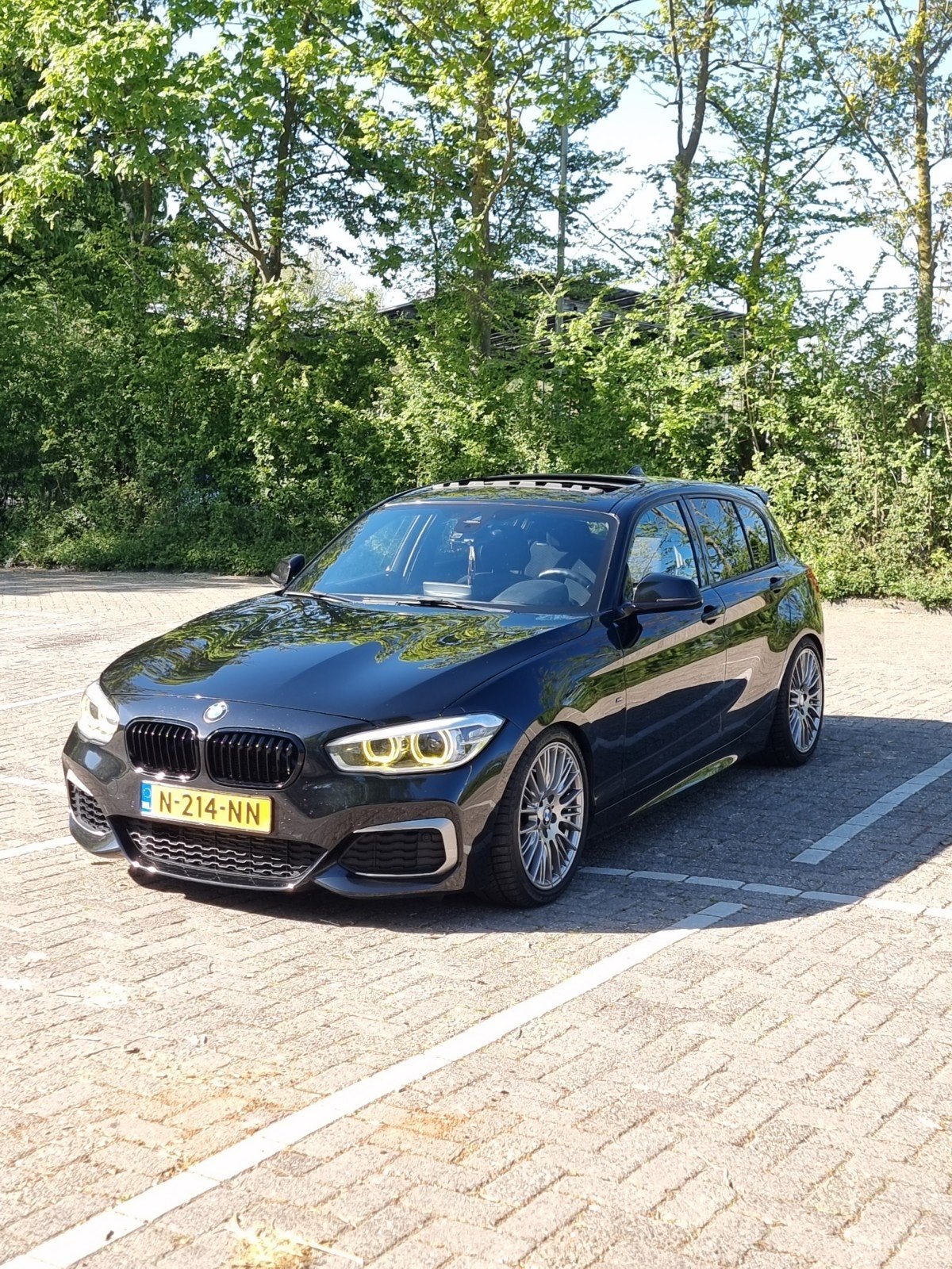 BMW 1-Serie 3.0 M135i 5DR Xdrive AUT 2016 Zwart, Auto's, Zwart, Zwart, Vierwielaandrijving, Particulier