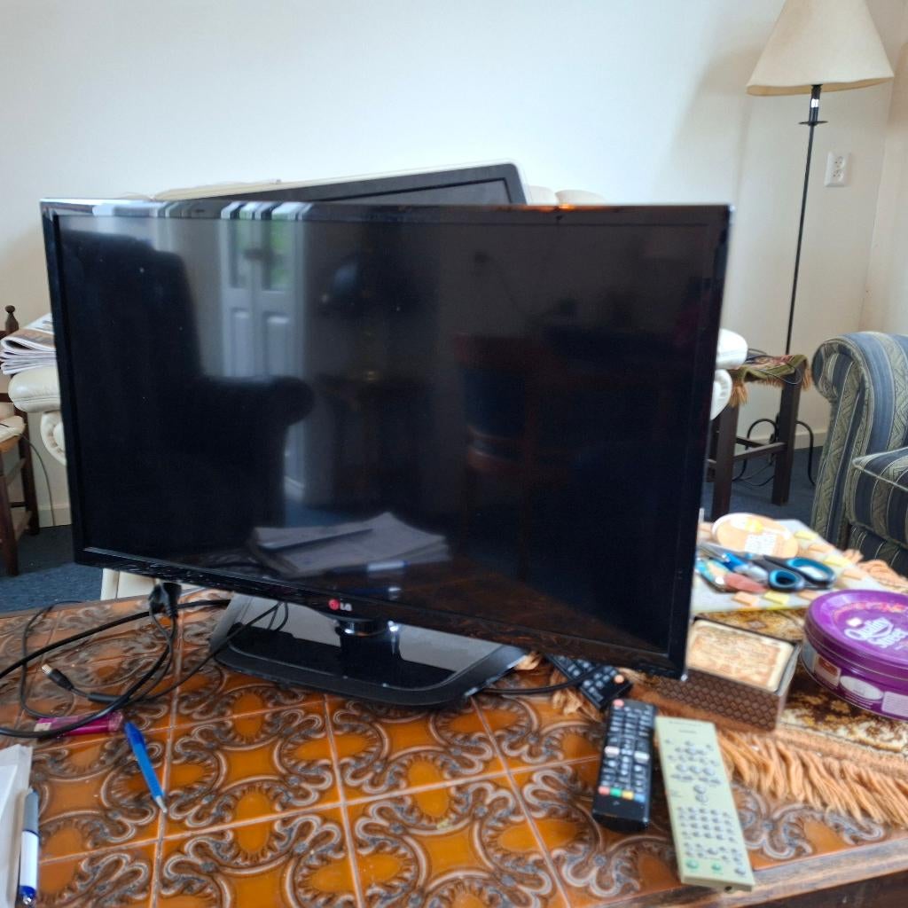 LG 32inch Smart TV, Ophalen, 50 Hz, Zo goed als nieuw, 60 tot 80 cm