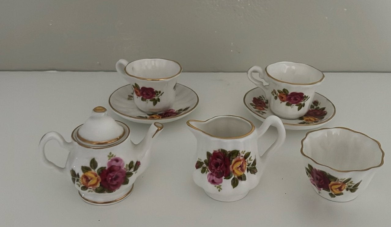 Finsbury Miniatuur Theeservies - Fijn Bone China, Antiek en Kunst, Antiek | Servies los, Ophalen of Verzenden
