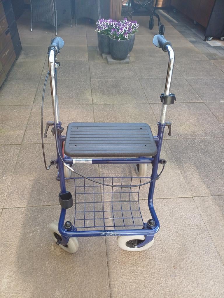 Goed lopende rollator, Diversen, Ophalen