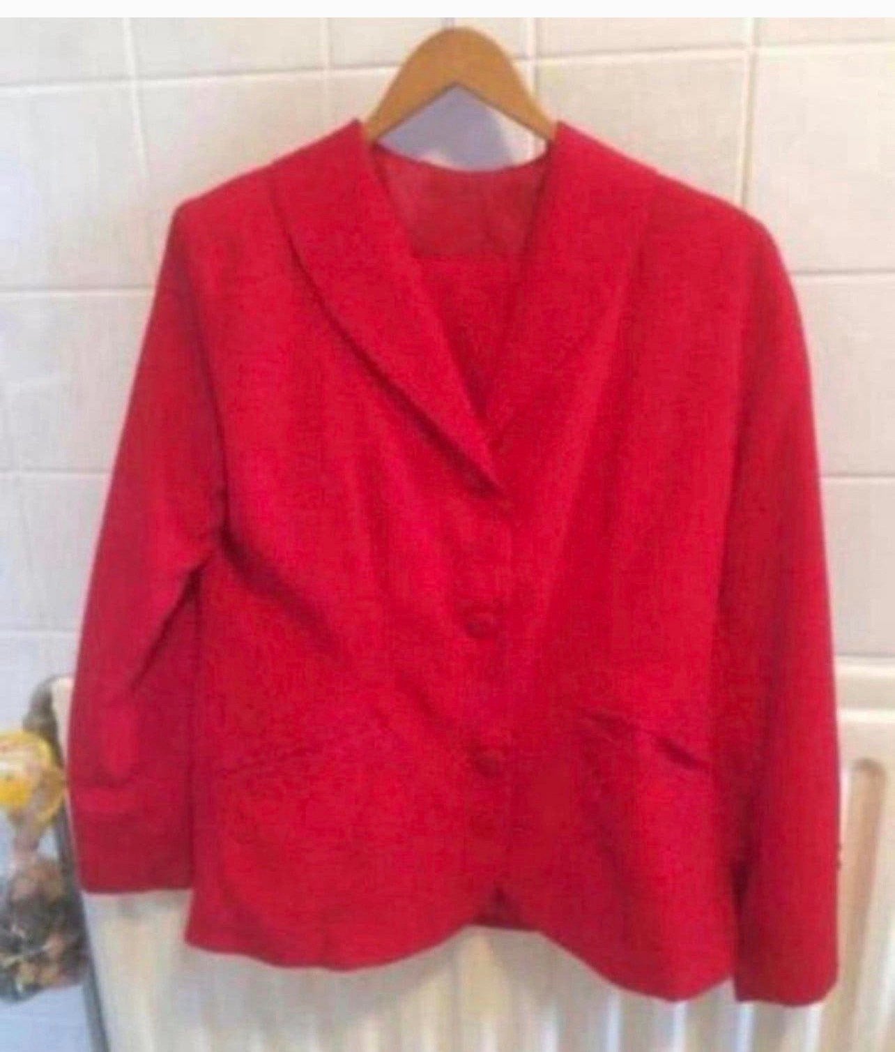 Dames pak, Ophalen of Verzenden, Nieuw, Maat 38/40 (M), Rood