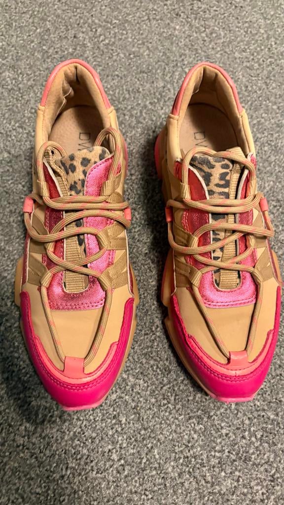 DWRS Hardroze sneakers met print, Kleding | Dames, Schoenen, Ophalen of Verzenden, Roze, Sneakers of Gympen, Zo goed als nieuw