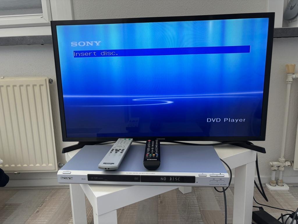 Samsung TV en Sony DVD-speler, Ophalen, LED, 50 Hz, 80 tot 100 cm