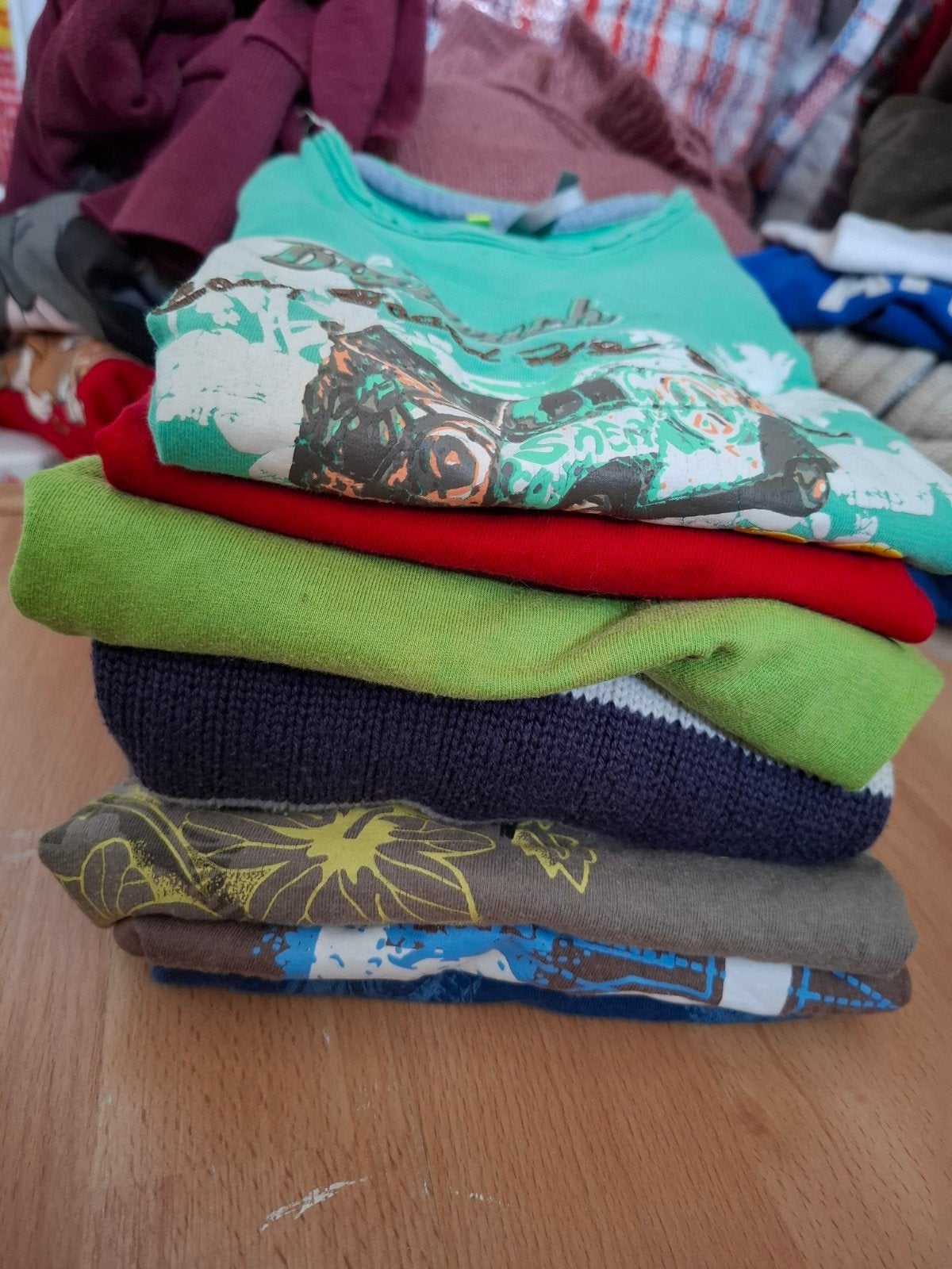 Jongenskleding pakket: T-shirts en trui (maat 104), Gebruikt, Setje, Jongen, Diverse merken