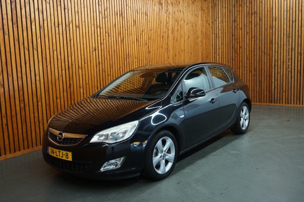 Opel ASTRA 1.6 EDITION / AIRCO / LM VELGEN / CRUISE CONTROLE, Auto's, Euro 5, Huisgarantie, 4 cilinders, Met garantie (alle)