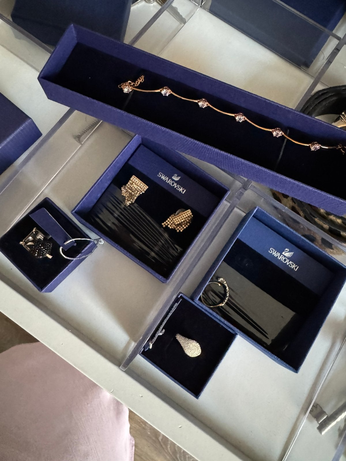 Swarovski sieraden, Ophalen of Verzenden, Zo goed als nieuw, Zwart