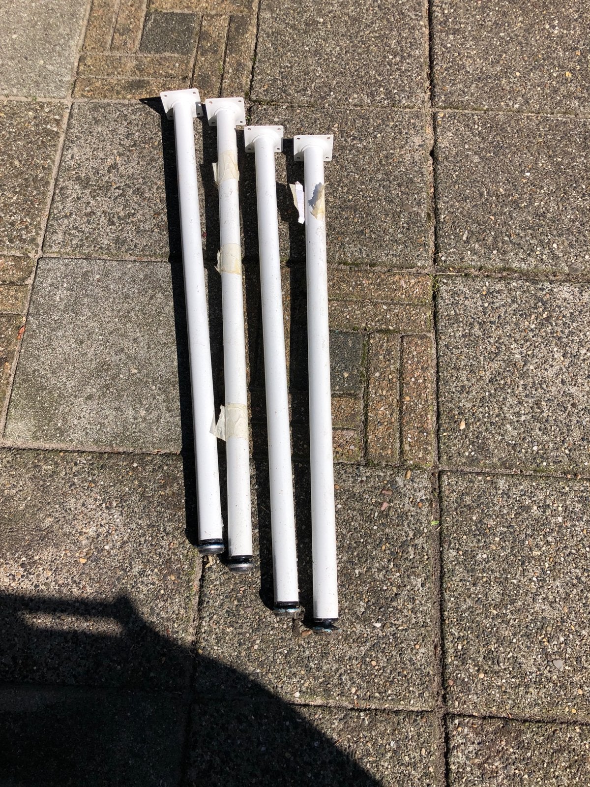 4 witte tafelpoten, gebruikt, 71 cm, Tafelpoot, Gebruikt, 50 tot 100 cm, Ophalen of Verzenden