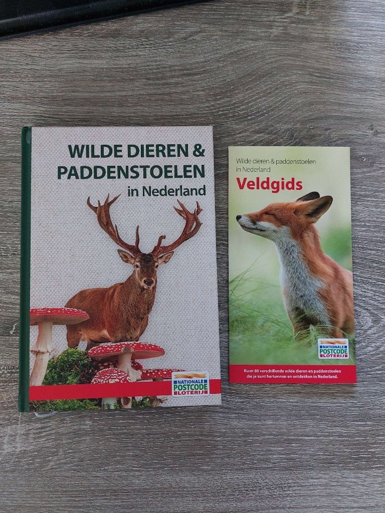 Postcodeloterij- Wilde dieren en Paddenstoelen in Nederland, Boeken, Ophalen of Verzenden, Zo goed als nieuw, Natuur algemeen